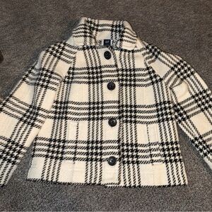 GAP Cropped Black and White Textured Jacket